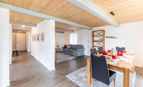 Ekenis House | Reetdachkate Ekenis
