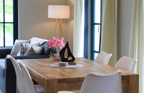 Dranske House | Reetland am Meer - Superior Reetdachvilla mit 2 Schlafzimmern F25