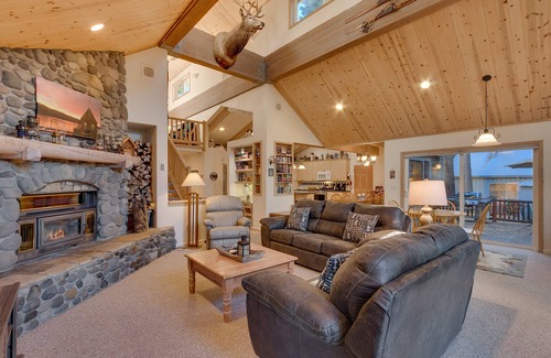 Chamberlands House | Ref-Nest: 6 BR, 3 BA House in Tahoma, Sleeps 16