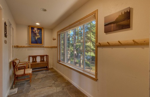 Chamberlands House | Ref-Nest: 6 BR, 3 BA House in Tahoma, Sleeps 16