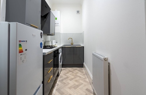 Coatbridge Apartment | Refreshing Modern Apartment in North Lanarkshire