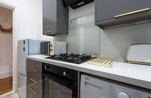Coatbridge Apartment | Refreshing Modern Apartment in North Lanarkshire