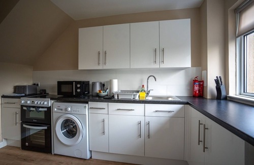 Glasgow Apartment | Refreshing Modern Apartment in Grangemouth