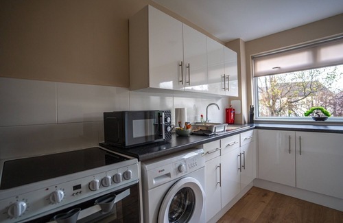 Glasgow Apartment | Refreshing Modern Apartment in Grangemouth