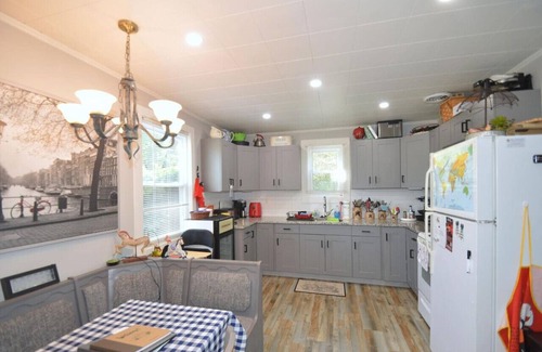Berkeley Springs House | Refugio - wifi, fire pit, zen garden, town location, artsy vibe