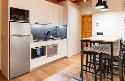 Incles Apartment | Refurbished Cabin by Ski Resort & Free Parkingnn