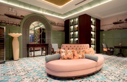 Bao Ninh Hotel | Regal Collection House
