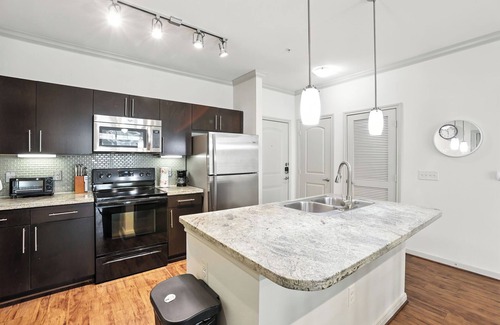 South Main Apartment | Regards At Med Center 263 I Comfy 2 Bed 2 Bath