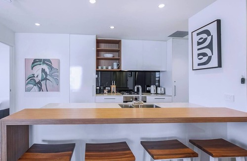 Toowong Apartment | Regatta Hideaway A Breezy Balcony Residence