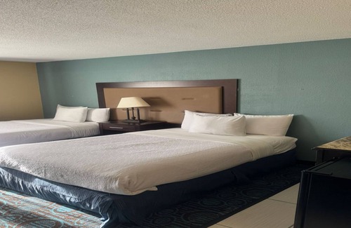 New London Hotel | Regency Inn and Suites - Suite Non Smoking Double Bed