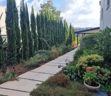 Karmiel Apartment | Reimond's place - Nahal Hilazon נחל חילזון