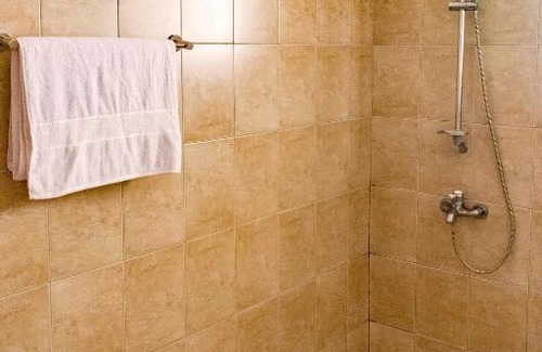 Fort Portal Hotel | Reinah Tourist Hotel Fort Portal
