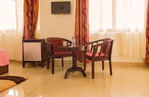 Fort Portal Hotel | Reinah Tourist Hotel Fort Portal