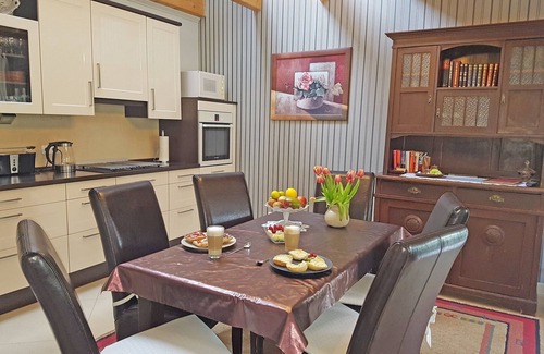 Moor-Rolofshagen House | Reizendes Ferienhaus mit Swimmingpool Nähe Ostsee