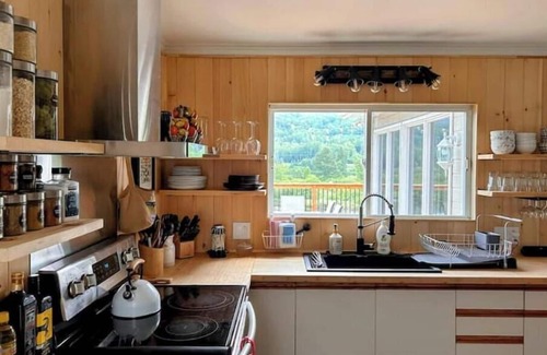 Matawinie Regional County Municipality Ski Chalet | Relaxing chalet in the heart of nature: lake, river, mountains and forest