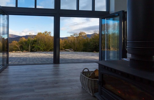 Glencar House | Relax and Refuel to the Rhythm of Nature at Fia Lodge.