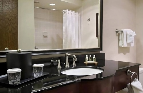 Elko Hotel | Relax and Unwind! 2 Convenient Units, Outdoor Pool, FREE Parking, Pets Allowed!