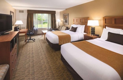 South Loop House | Relax and Unwind: Indoor Pool and Water Park - Close to Mall of America