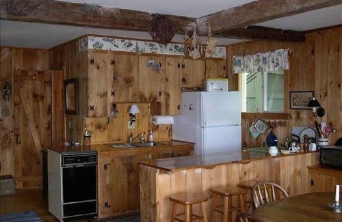 Peacham Cottage | Relax at Comfortable Lakeside Camp in Northern Vermont