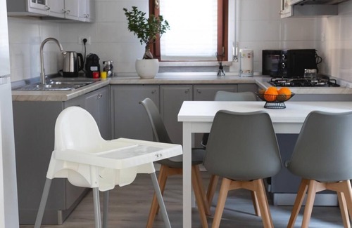 Pozzolengo Apartment | ✨Relax at Lake Garda – Free Wi-Fi, Private Garden