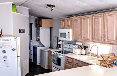 Cutthroat Harbor Estates House | Relax by Florida Keys Beaches, just a 7-min drive away