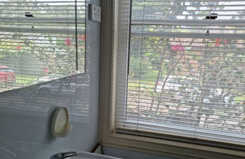 Miranda Apartment | Relax close to city,a studio 10 mins from the beaches and Westfield shopping C.