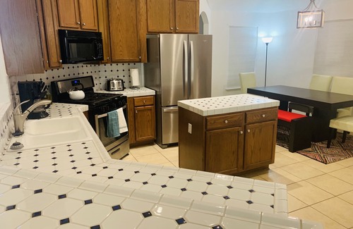 Round Rock House | Relax & Enjoy Austin : Big House + King size bed + Shopping + Greenbelt