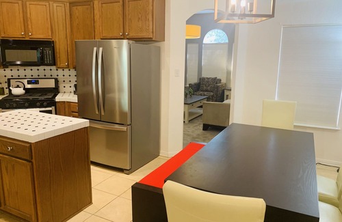 Round Rock House | Relax & Enjoy Austin : Big House + King size bed + Shopping + Greenbelt