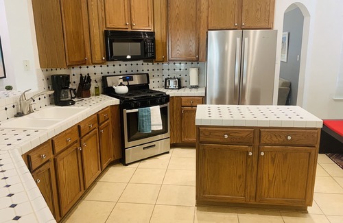 Round Rock House | Relax & Enjoy Austin : Big House + King size bed + Shopping + Greenbelt