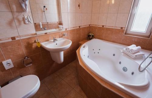 Purkarec House | Relax Hotel Pelikán