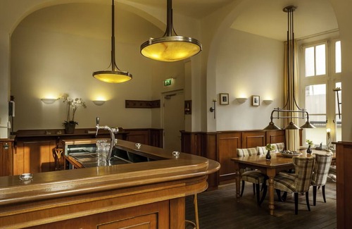 Deventer Hotel | Relax in a Non-Smoking Room with Courtyard, Garden & On-Site Bar in Deventer