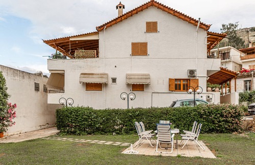 Kiveri Apartment | Relax in our charming 25 sq m studio, located 30 m. distance from sea of Kiveri!