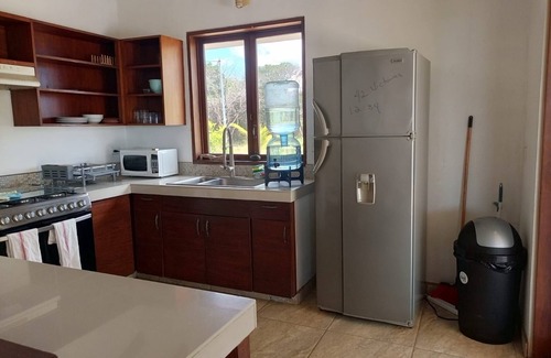Leon House | Relax in Style – 2BR Beachfront with Pool at Playa Tesoro