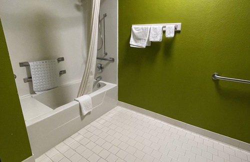 McRae Hotel | Relax Inn