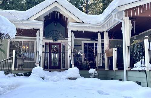 Pollock Pines House | RELAX❤️ MOUNTAIN RETREAT, FULLY XMAS DECORATED, 45 min to South LAKE TAHOE