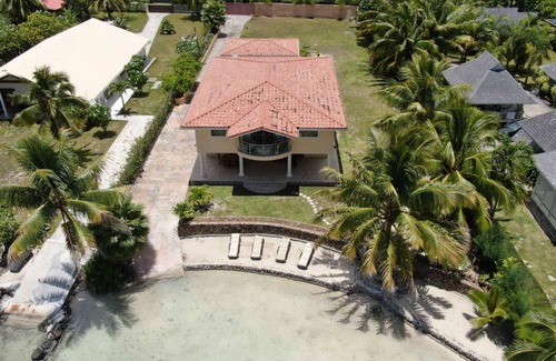 Tiahura Villa | Relax on the Oceanfront porch or wake up to the sound of waves on your balcony