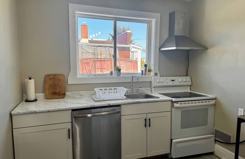 Sudbury Apartment | Relax & Recharge - Sudbury Retreat