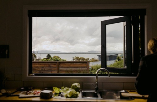 Dodges Ferry House | Relax, Restore and Explore at The Sandy Sister