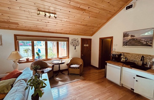 East Falmouth Apartment | Relax & Unwind at this Adorable and very private 1 bedroom 1 bath studio