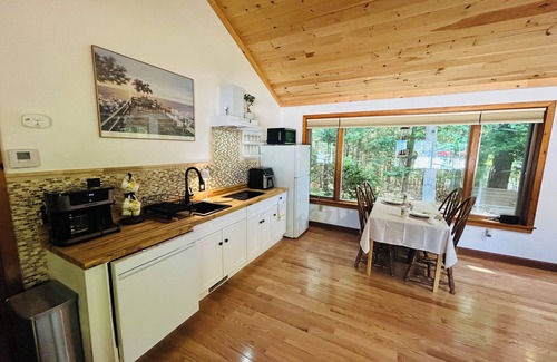 East Falmouth Apartment | Relax & Unwind at this Adorable and very private 1 bedroom 1 bath studio