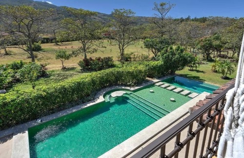 Santa Ana House | Relax with the whole family at this luxurious, peaceful and secluded mansion