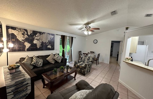 Port Malabar House | Relax with the whole family at this peaceful place to stay in SE Palm Bay.