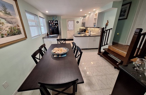 Key Largo Village House | Relaxation Home , closed to private comunity beach , restaurants , Publix .