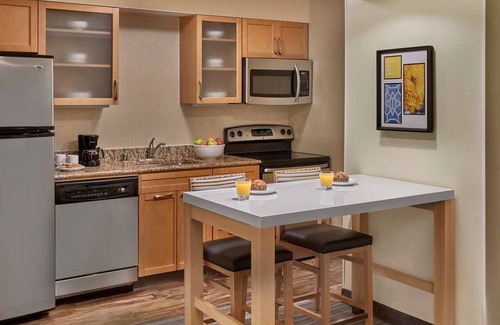 Blue Ash House | Relaxation in Cincinnati! 2 Modern Units, Free Breakfast, Full Kitchen!