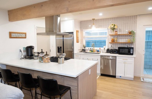 San Diego House | Relaxed Modern Comfort - 3 BR Home in Clairemont