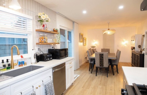San Diego House | Relaxed Modern Comfort - 3 BR Home in Clairemont