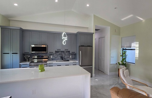 Rural Estates House | Relaxing 2-Bedroom Retreat in Secluded area, Lush Surroundings