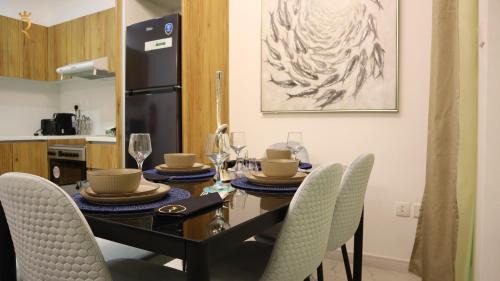 Masdar City Apartment | Relaxing 2BR Retreat in Masdar City - Free Parking & Near Masdar Park
