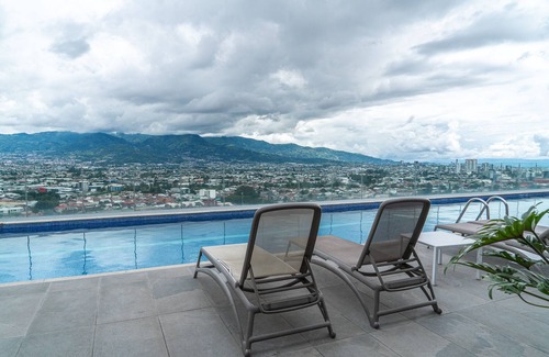 San Pedro Apartment | Relaxing Apartment Ifreses! 17th Floor view!