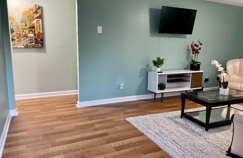 Fayetteville House | Relaxing at Redstone 3 Bedroom House
